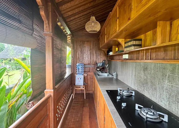 Ebi Villa