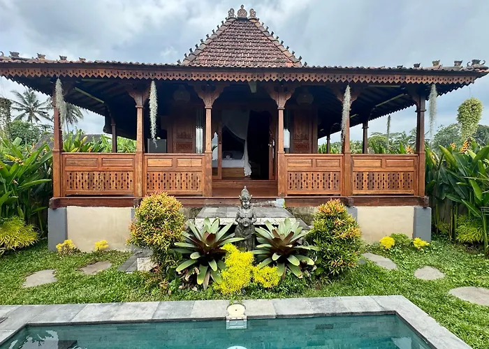 Villa Ebi